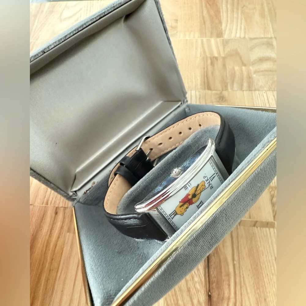 Rare Vintage R.N.K.P. Disney Winnie the Pooh curvex watch NEW BATTERY